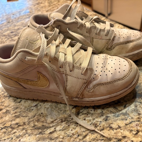 Pre loved Air Force One - Picture 2 of 4